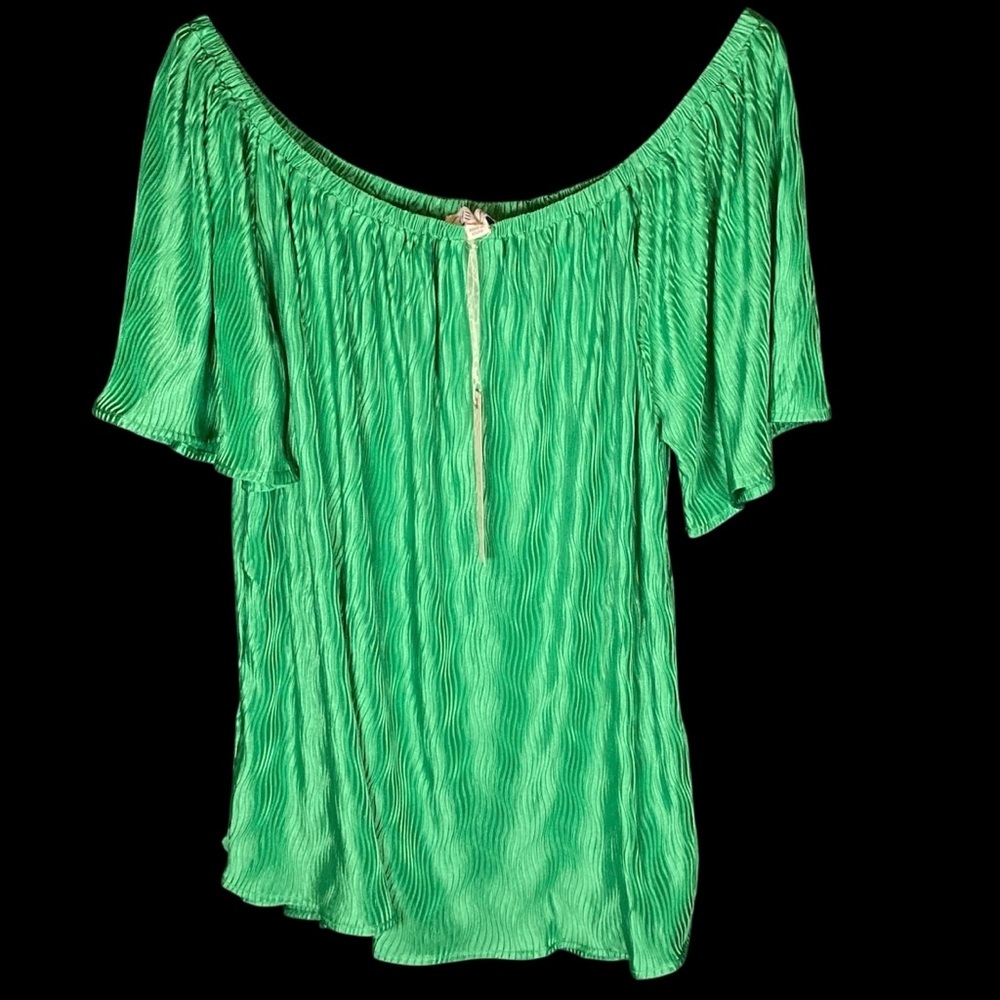 She + Sky Vibrant Green Off-Shoulder Blouse - Picture 1 of 6